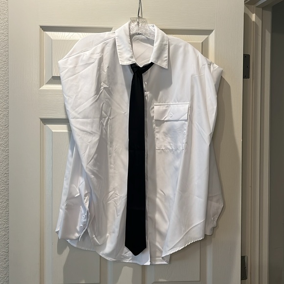 Oversized white button up with tie - Picture 5 of 9